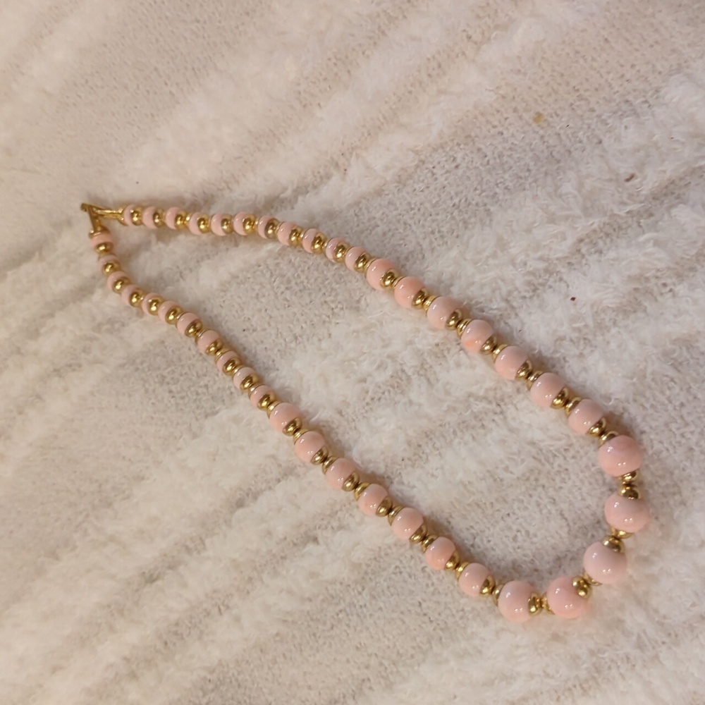 AVON PALE PINK & GOLD TONE NECKLACE AMAZING PRE-OWNED CONDITION 20" LONG